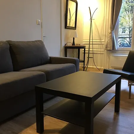 Апартаменты L'haussmannien *
